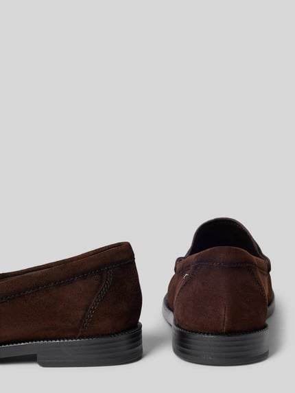 Produktfoto, Loafer aus echtem Rindsleder von Tamaris in Dunkelbraun, strukturierte Oberfläche, schwarze Sohle, Damen Loafer von Tamaris