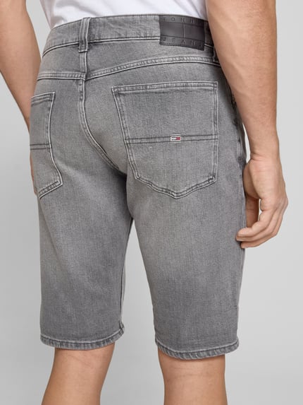 Tommy Jeans Szorty jeansowe o kroju slim fit z mieszanki bawełny model ‘RONNIE’ Czarny 3
