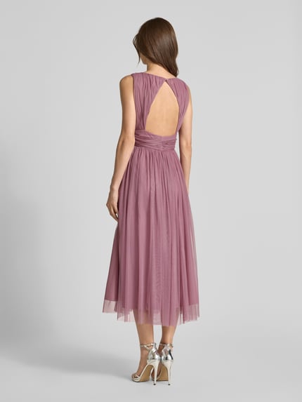 Lace & Beads Midikleid mit rückseitigem Cut Out Rose 5