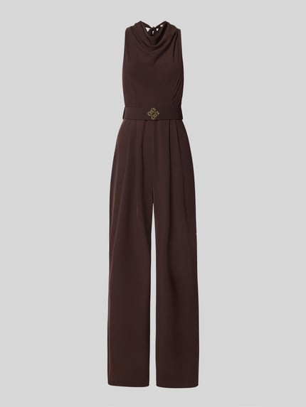 Produktfoto, Jumpsuit mit Neckholder von Rinascimento in dunklem Braun, taillierte Passform, Material-Mix mit Stretch-Anteil, Stoffgürtel und rückseitiger Schleife, glatte Textur