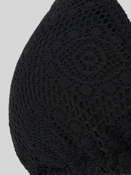 Detailaufnahme vom Damen Bikini mit Allover-Crochet-Optik Modell 'Sunmesh' von Banana Moon, Elastischer-Material-Mix, schwarze Textur