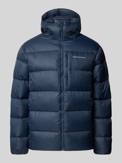 Produktfoto, Steppjacke mit Kapuze und Label-Stitching von Peak Performance in Dunkelblau, glatte Textur, Regular Fit, Reißverschluss
