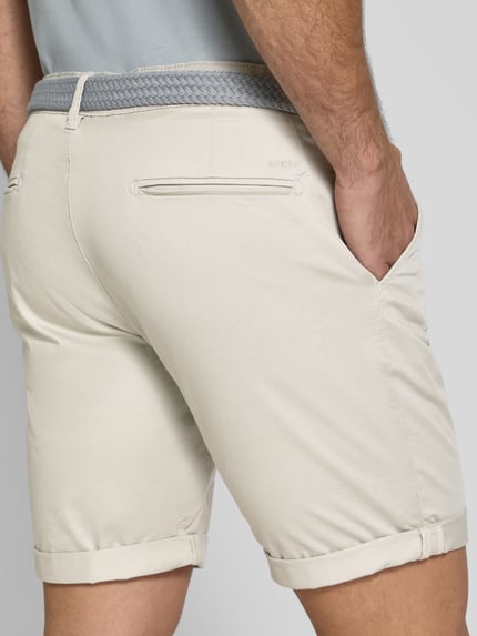MCNEAL Slim Fit Bermudas mit Gürtel Ecru 3
