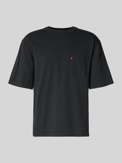 T-Shirt mit Brusttasche und Label-Detail Shop The Look MANNEQUINE