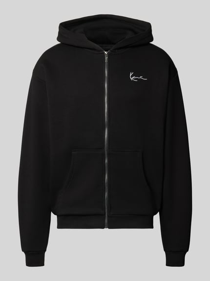 Produktfoto, Sweatjacke mit Label-Stitching und Känguru-Tasche von Karl Kani aus schwarzem Baumwoll-Mix, Regular Fit, schlichtes Design.