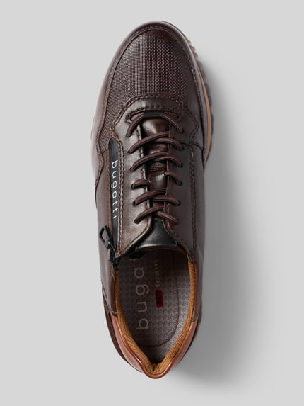 Produktfoto, Sneaker aus Leder mit Schnürung Modell 'Philip' von bugatti, heren, echt leer, afgeronde punt, vetersluiting, hakhoogte maat 44: 3 cm, schachthoogte maat 44: 9 cm, schachtbreedte maat 44: 10 cm, bruine tinten, fijn textuur