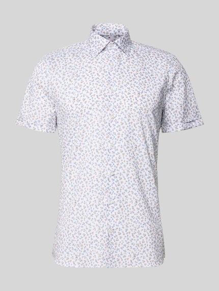 Produktfoto, Slim Fit Freizeithemd mit floralem Allover-Print von OLYMP Level Five im Baumwoll-Mix mit Kentkragen, Kurzärmelig, Knopfleiste, weißes Hemd mit buntem Floraler-Print, strukturierte glatte Oberfläche, Rückenlänge 71 cm, Schulterbreite 44 cm, Ärmellänge 23 cm.