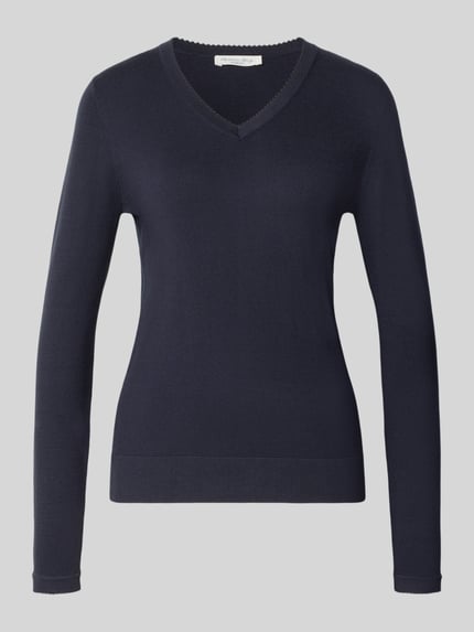 Produktfoto, dunkelblauer Pullover aus Viskose-Mix mit V-Ausschnitt von Christian Berg Woman, gerader Schnitt, gerippte Abschlüsse, schlichte Struktur
