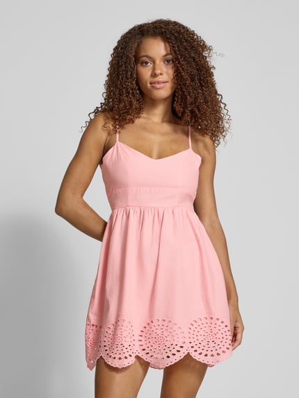 REVIEW Minikleid mit Cut Out und Lochstickerei Rosa 4