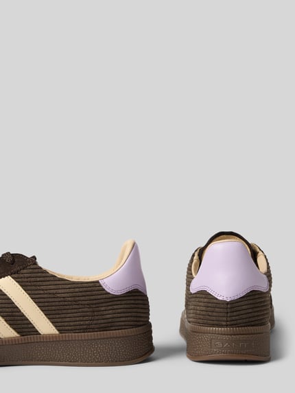 Produktfoto, Sneaker aus echtem Rindsleder Modell 'Cuzmani' von GANT in Braun mit cremefarbenen und fliederfarbenen Details, Damen Sneaker von GANT
