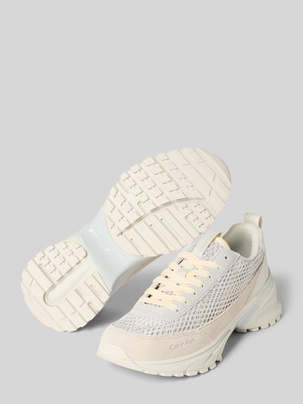 Productfoto, Sneaker met label-detail en geprofileerde zool van Calvin Klein Jeans, leder-textiel mix, afgeronde neus, vetersluiting, beige-witte kleuren