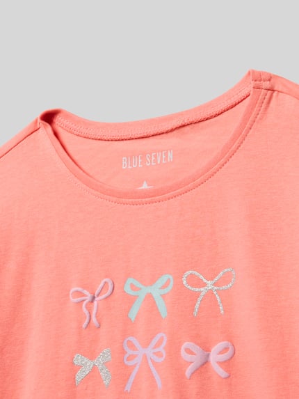 Produktfoto, T-Shirt mit Rundhalsausschnitt und Motiv-Print von Blue Seven, rosa Farbe, Schleifen-Motiv, Baumwoll-Mix mit Stretch-Anteil