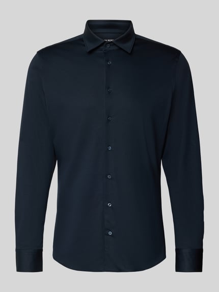 Produktfoto, Slim Fit Business-Hemd mit Kentkragen von Roy Robson aus Reine Baumwolle, Knopfleiste und Sportmanschetten, Farbe dunkelblau, glatte Textur, Rückenlänge 74 cm, Schulterbreite 44 cm, Ärmellänge 68 cm, Größe 40.