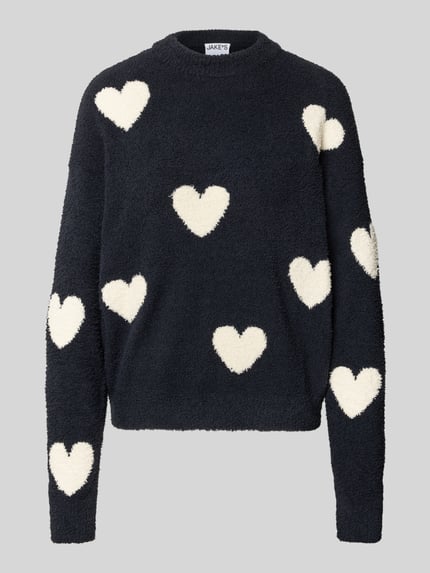 Produktfoto, Strickpullover im Allover-Look von Jake*s Casual, Schwarz mit weißen Herzmotiven, flauschige Textur, Relaxed-Fit, Rundhalsausschnitt