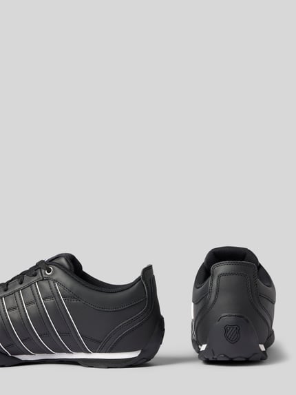Produktfoto, Sneaker aus Leder mit Label-Details Modell 'Arvee 1.5' von K-SWISS, zwart leer, afgerond model, profielzool, vetersluiting, merkdetails, hakhoogte 1 cm, schachthoogte 9 cm, schachtbreedte 9 cm, heren sneakers