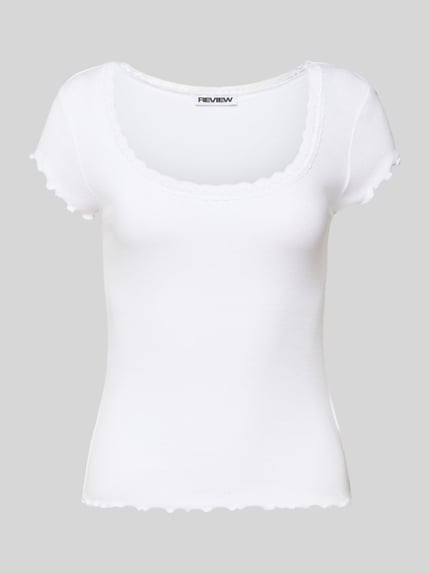 Produktfoto, Slim Fit T-Shirt aus Viskose-Mix mit Spitzenbesatz von Review, biały, krój slim fit, okrągły dekolt, długość pleców 51 cm