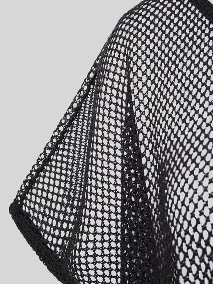 Produktfoto, Oversized T-Shirt mit Baumwoll-Anteil Modell 'KADY' von Pieces im semitransparenten schwarzen Mesh-Material, Nahaufnahme Textur