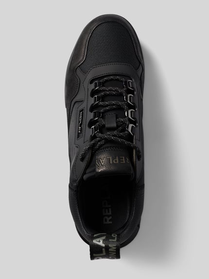 Productfoto, zwarte Heren sneakers van Replay, Leermix, afgeronde punt, vetersluiting, Model 'FIELD' met labeldetails, hakhoogte maat 44: 4 cm, schachthoogte maat 44: 10 cm, schachtbreedte maat 44: 9 cm