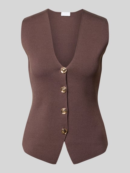Produktfoto, Strickweste mit V-Ausschnitt und Knopfleiste von Jake*s Cocktail, braun, Slim-Fit, Material-Mix mit Viskose-Anteil, Rückenlänge 51 cm bei Größe 36, goldene Knöpfe, feine Strickstruktur.
