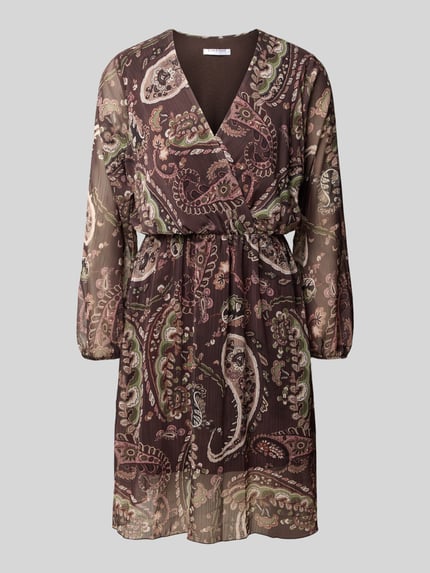 Produktfoto, Knielanges Kleid mit V-Ausschnitt Modell 'Lu44ciaa' von ZABAIONE im Allover-Look, Wickel-Optik, taillierter Schnitt, florale Muster in Braun- und Grüntönen, leichte transparente Textur