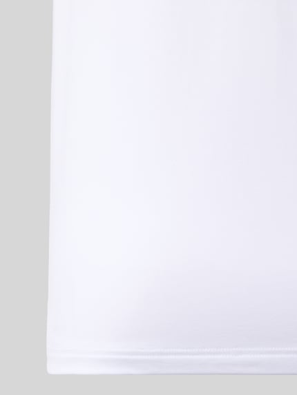 Produktfoto, Muskelshirt aus Modal-Mix mit Rundhalsausschnitt von Mey, schlichte weiße Farbe, glatte Textur, schmaler Schnitt, Herrenshirt.