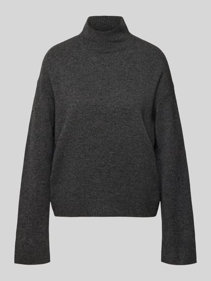 Produktfoto, Strickpullover mit Stehkragen von Christian Berg Woman in dunklem Grau, weite Ärmel, reine Baumwolle, Regular Fit, strukturierte Oberfläche