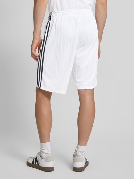 adidas Originals Szorty z wyhaftowanym logo i wpuszczanymi kieszeniami Biały 5