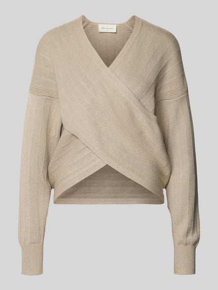 Produktfoto, Strickpullover in Wickel-Optik Modell 'Zine Rachelle' van MSCH Copenhagen, viscosemix, relaxed fit, V-hals, beige kleur, fijne ribstructuur