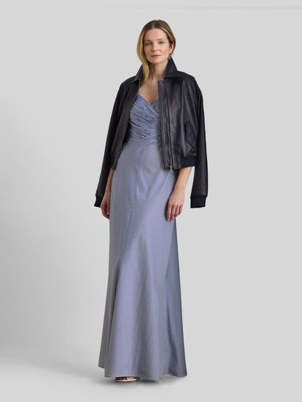 Vrouwenmodel draagt Körpernahes Abendkleid mit Sweetheart-Ausschnitt van Lauren Ralph Lauren, meerkleurig, nauwsluitend, maxilengte, gestreept patroon, figuurnaden, versteekte ritssluiting met haak-en-oog-sluiting, brede bandjes, taft materiaalverwerking, look; geheelvooraanzicht.