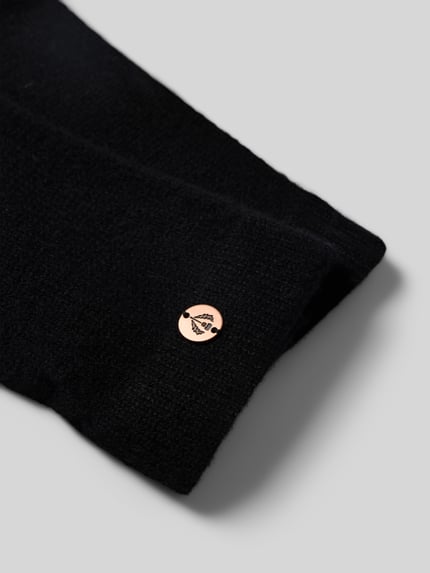 Produktfoto, schwarze Handschuhe aus reinem Kaschmir von FRAAS mit gerippten Abschlüssen und Label-Detail, weiche Textur, Detailaufnahme