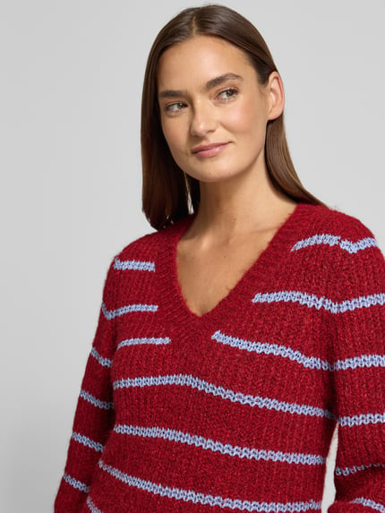 VERO MODA Sweter z dzianiny o kroju regular fit z dodatkiem wełny model ‘AWESOME’ Bordowy 3
