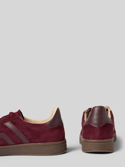 Produktfoto, Sneaker aus echtem Rindsleder Modell 'Cuzima' von GANT, Damen Sneaker, weinrot mit brauner Sohle und glatter Struktur
