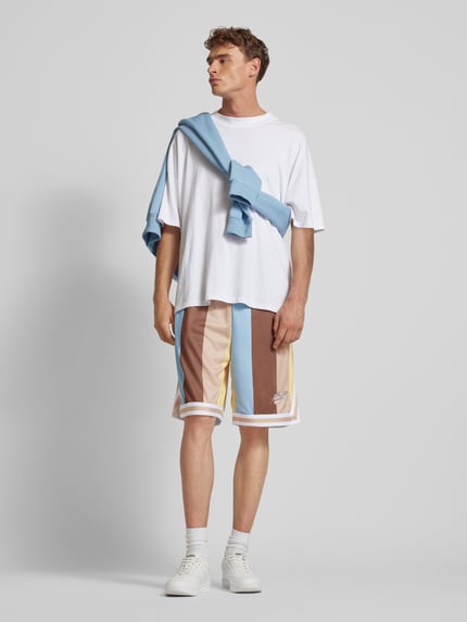 Karl Kani Loose Fit Shorts mit Label-Stitching Hellbraun 1