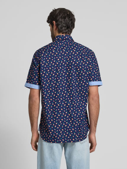 Christian Berg Men Regular Fit Freizeithemd mit Kentkragen Marine 5