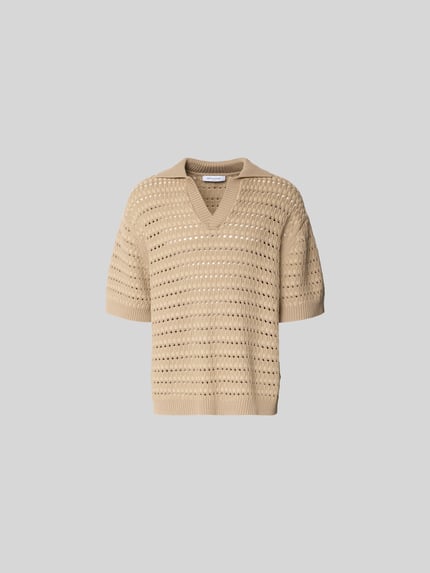 Produktfoto, Relaxed Fit Poloshirt met viscose van MAISON KITSUNÉ, katoen- en viscosemix, tricotlook met gaatjesmotief, halflange mouwen, ruglengte bij maat M 74 cm