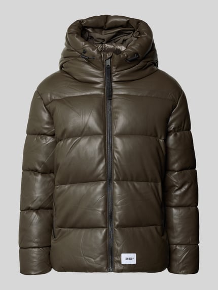 Produktfoto, khakigroen gewatteerd jack met capuchon, Ritssluiting en Labeldetail, Model 'COEN 2' van khujo, regular fit, Heren