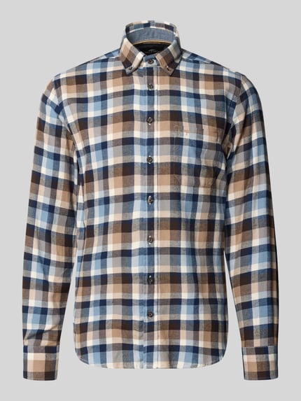 Produktfoto, Regular Fit Freizeithemd mit Brusttasche und Logo-Stitching von Fynch-Hatton in Blau, Braun und Weiß kariert, Baumwolle, Button-Down-Kragen, Knopfleiste, Sportmanschetten, abgerundeter Saum, dezente Textur