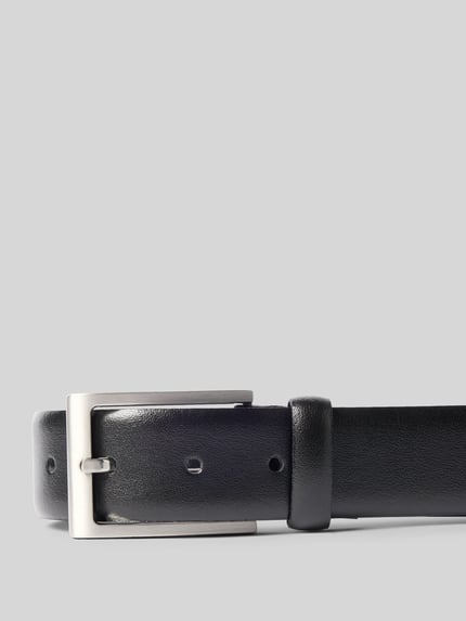 Produktfoto, Glattleder-Gürtel mit Dornschließe von Montego im klassischen Design aus Leder-Mix, schwarze Farbe, Breite 126 cm bei Größe 110