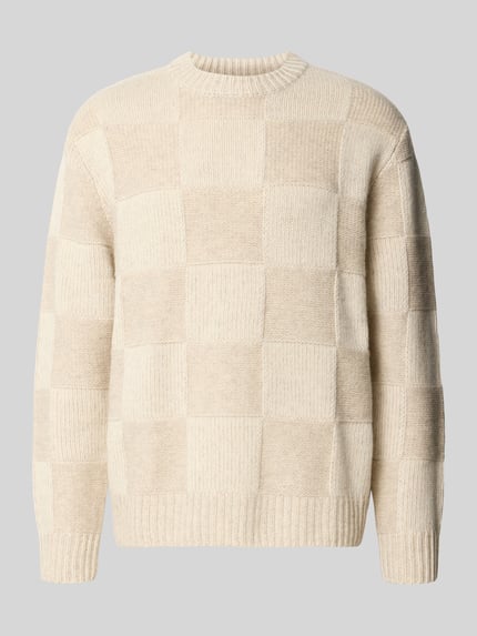 Produktfoto, sweter z dzianiny z prążkowanym okrągłym dekoltem Strickpullover mit geripptem Rundhalsausschnitt von Les Deux, bawełna, prosty krój, prążkowane wykończenia, długość tyłu w rozmiarze M: 72 cm, długość rękawów w rozmiarze M: 66 cm