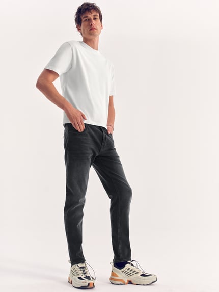 BOSS Orange Regular Fit Jeans mit Label-Patch Modell 'ONYX' Dunkelgrau 6
