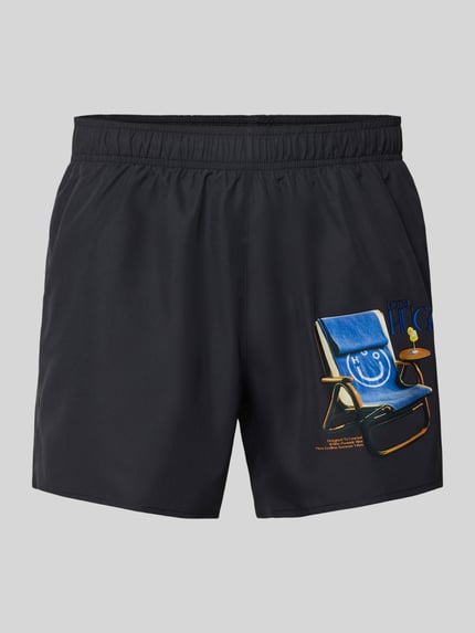 Produktfoto, heren zwembroek 'Badeshorts mit Motiv-Print' van Hugo Blue in effen kleuren, motiefprint, tunnelkoord, elastische boord, achterzak en zij-steekzakken, materiaalverwerking popeline.
