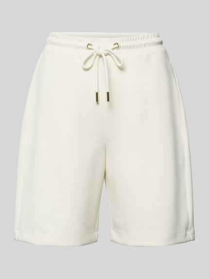 Produktfoto, Damen Shorts von Rich & Royal in Weiß mit weitem Bein, elastischem Bund und Tunnelzug, sichtbare Struktur, glatte Oberfläche.