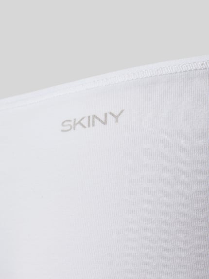 Produktfoto, Slip mit Logo und elastischem Bund von SKINY, weißer Baumwoll-Elasthan-Mix, glatte Struktur, nahe Detailansicht.