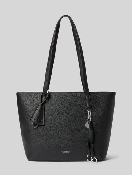Produktfoto, Shopper mit Label-Detail Modell 'LOHJA' von Seidenfelt in Schwarz, strukturierte Oberfläche, silberfarbene Details, lange Tragegriffe, Anhänger, Hauptfach mit Reißverschluss, Innenfach, Maße 41x29x68 cm, für Damen