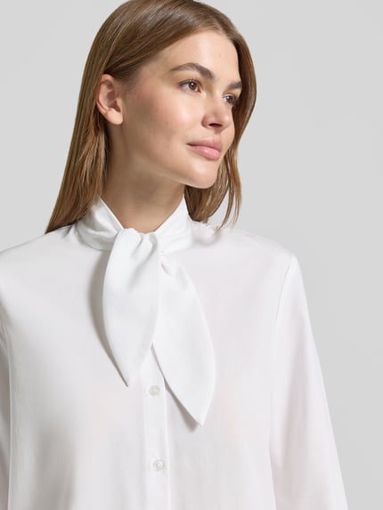 Christian Berg Woman Selection Regular Fit Bluse aus Viskose-Mix mit Schluppe Weiss 3
