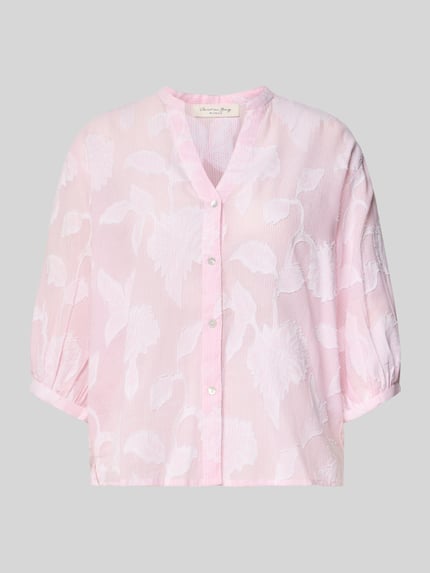 Produktfoto, Regular Fit Bluse mit V-Ausschnitt und 3/4-Arm von Christian Berg Woman aus Reine Baumwolle im Allover-Look mit feiner Struktur, rosa und weiß gestreift, Rückenlänge 54 cm, Ärmellänge 35 cm, Größe 36