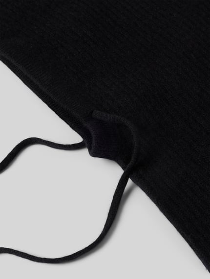 Produktfoto, Balaclava aus reinem Kaschmir von Seeberger in Schwarz, Ripp-Optik, Strick-Textur, Bindebänder, weiche Oberfläche