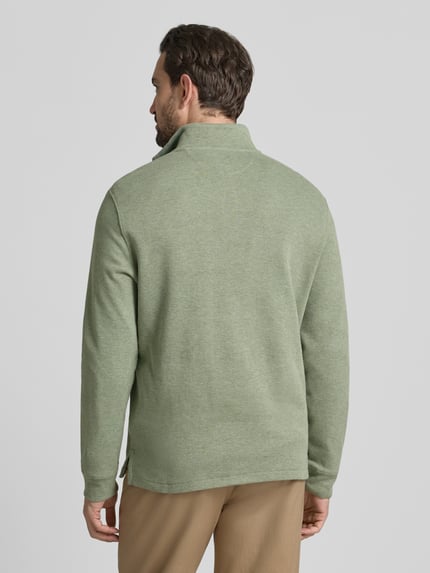 Männermodel trägt Sweatshirt mit Stehkragen von Polo Ralph Lauren in grün, reine Baumwolle, Regular Fit, Rückenansicht, Ganzkörperansicht Rückansicht.