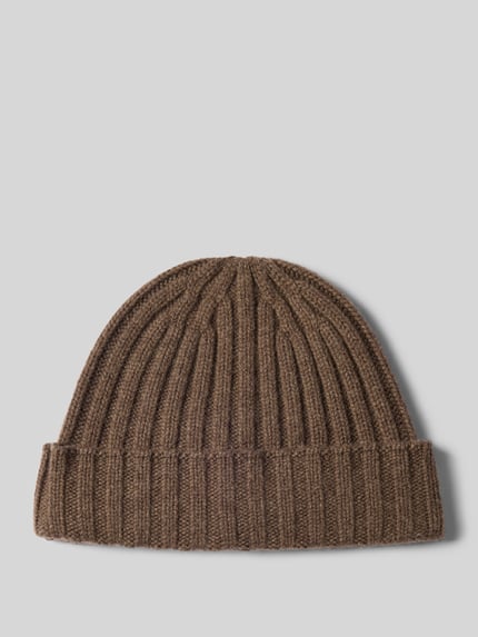 Produktfoto, Beanie in Strick-Optik von MCNEAL in Braun, breite Ripp-Optik, breiter Umschlag, Zopfmuster, weiche Textur
