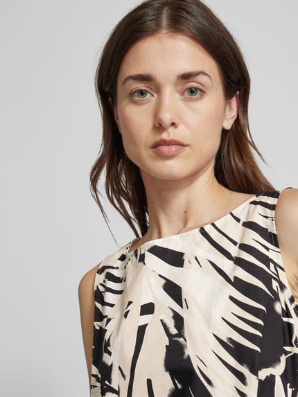 COMMA Knielanges Kleid mit Rundhalsausschnitt Black 3